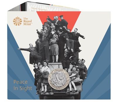  Монета 2 фунта 2020 «75 лет Победе» Великобритания (в буклете), фото 1 